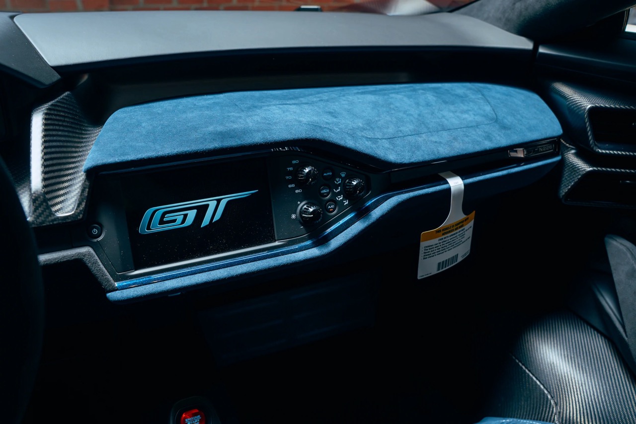 2022 Ford GT Heritage Edition, 13/14