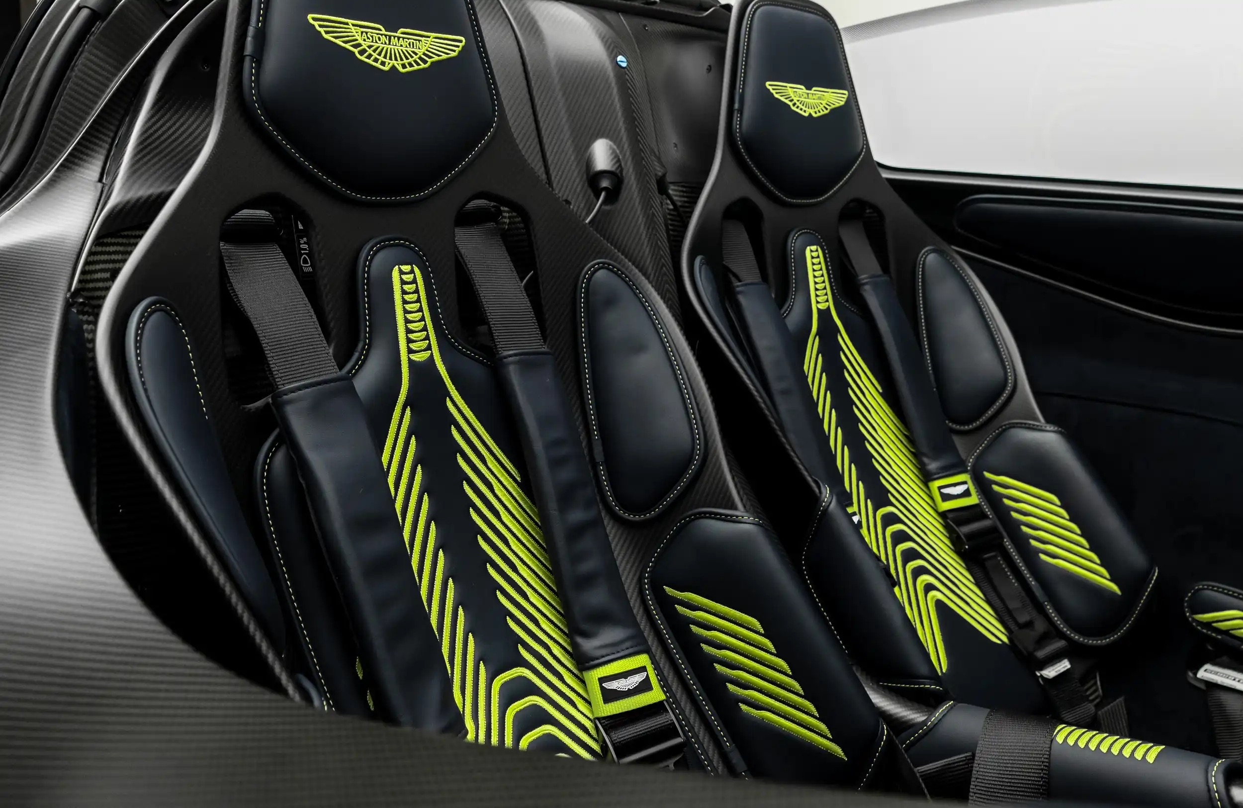 2024 Aston Martin Valkyrie Spider, 13/17