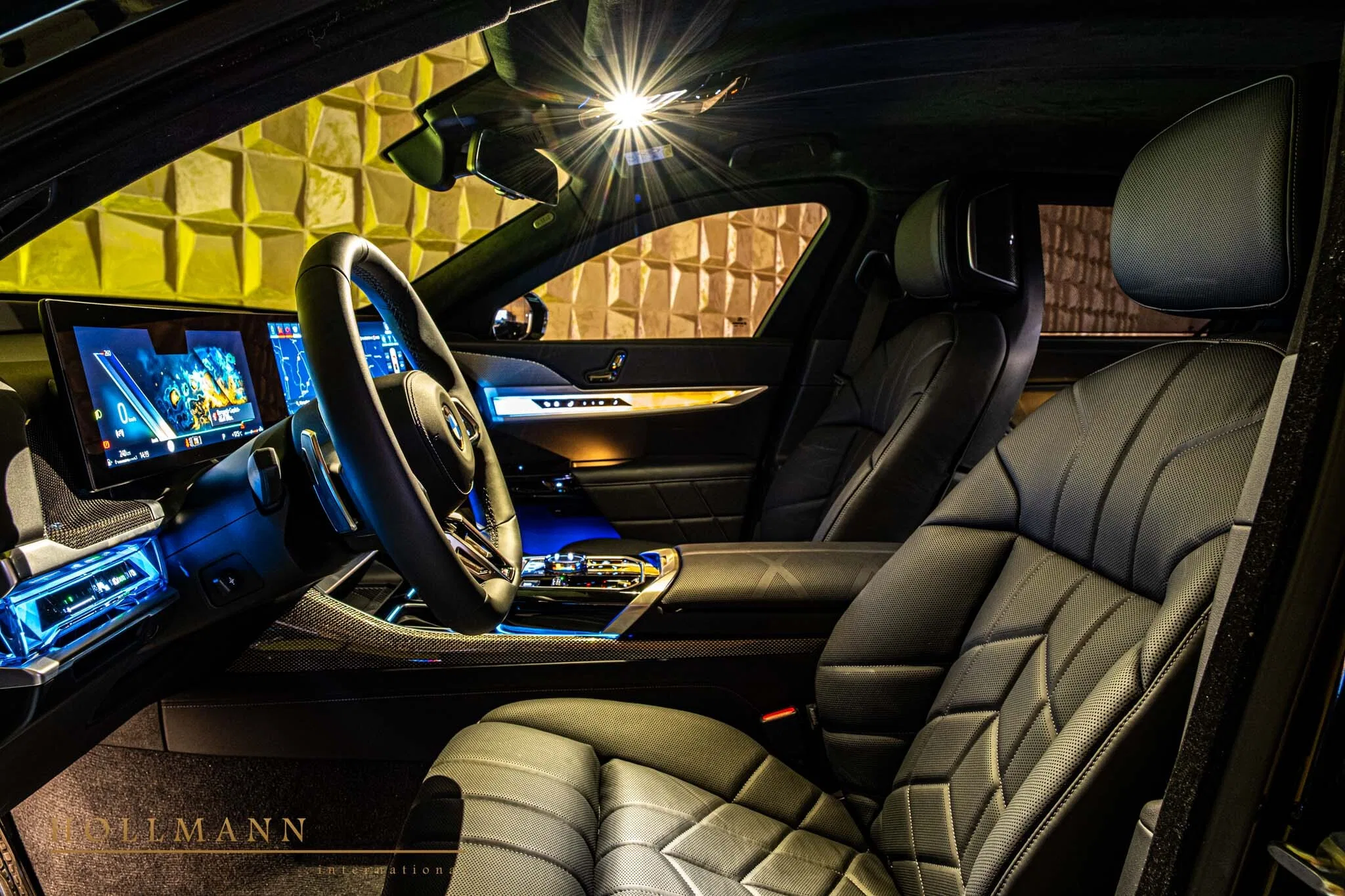 2025 Armored BMW 7 Series interior, seats