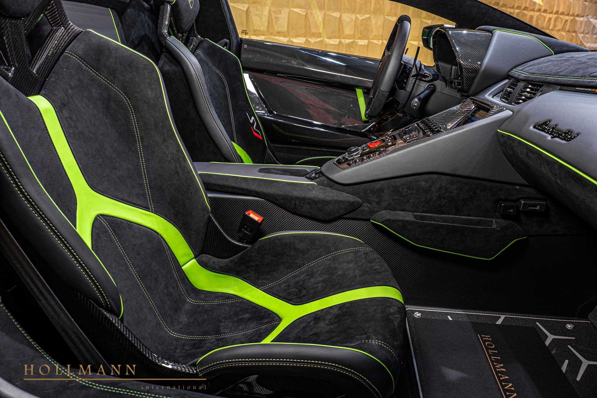 2020 Lamborghini Aventador SVJ Roadster, 6/17