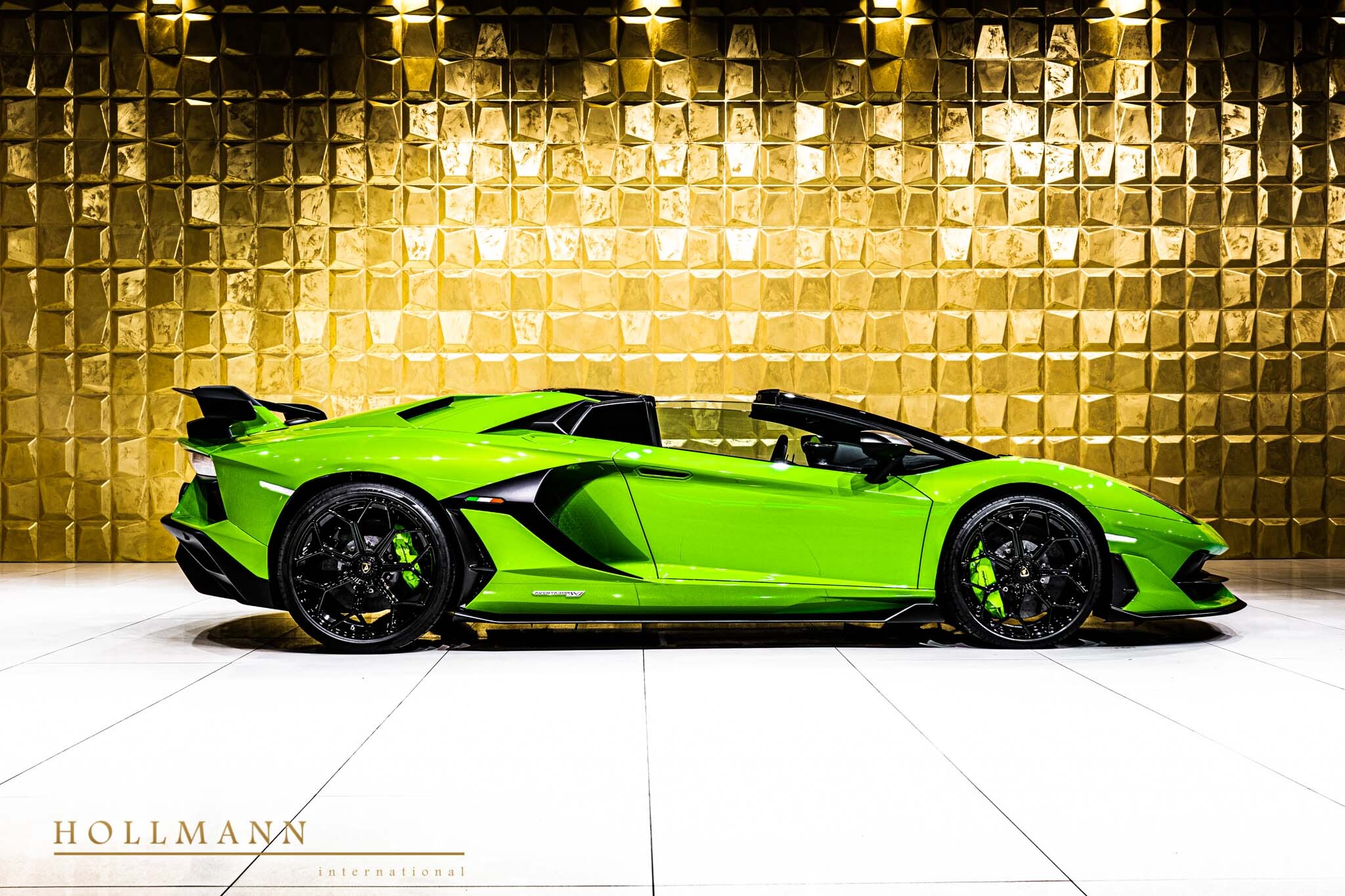 2020 Lamborghini Aventador SVJ Roadster, 16/17