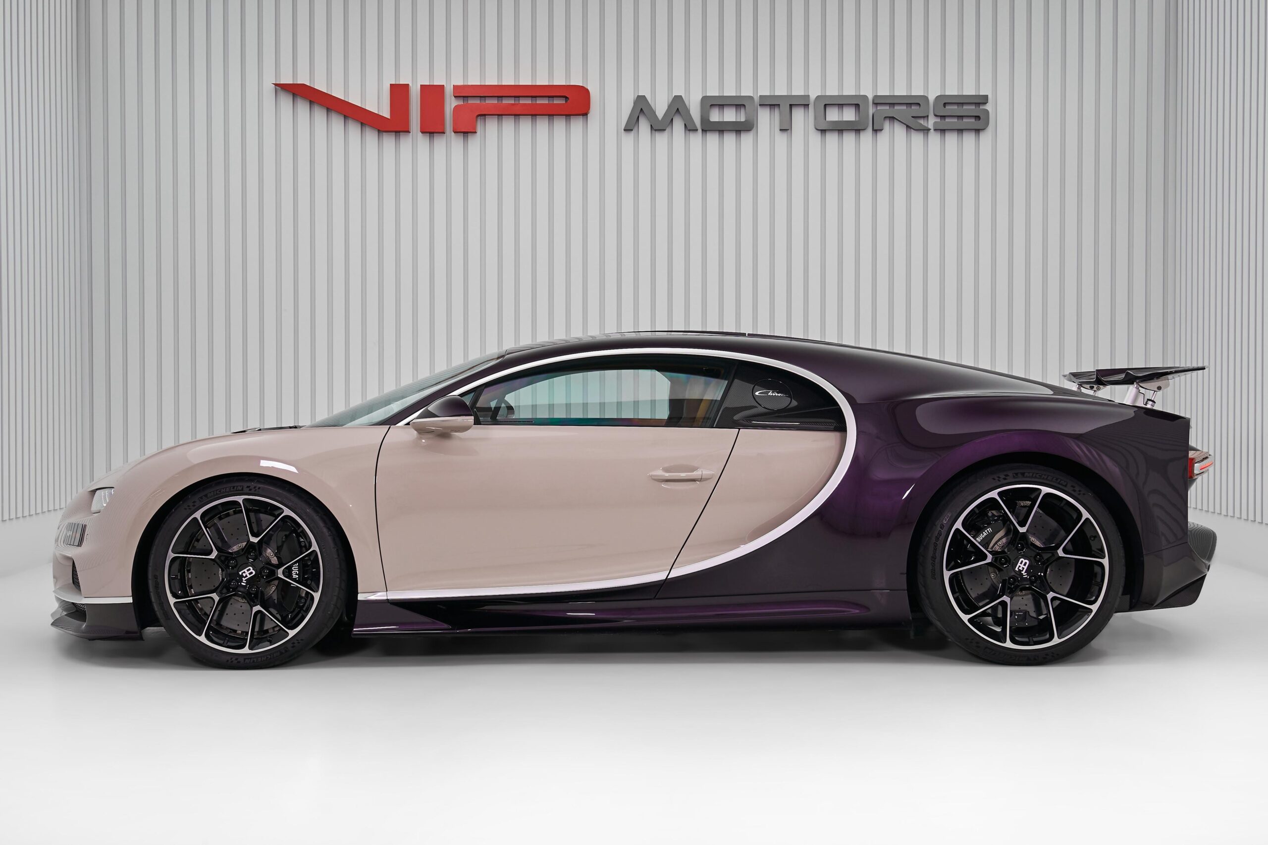 2018 Bugatti Chiron, 2/14