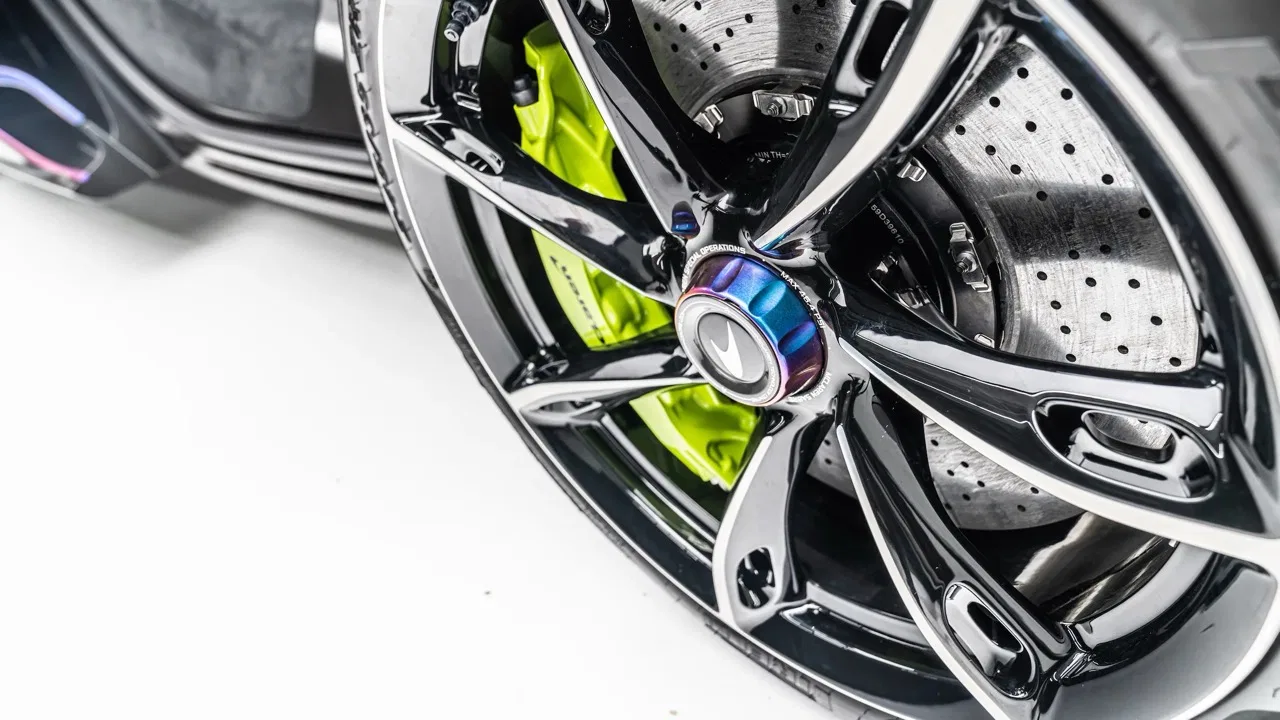 2020 McLaren Sabre wheel