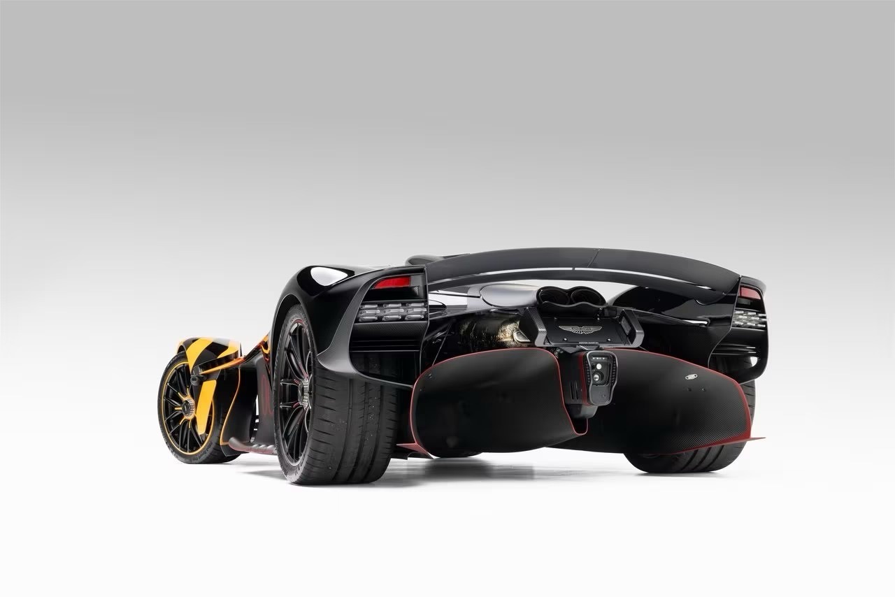 2024 Aston Martin Valkyrie, 5/16