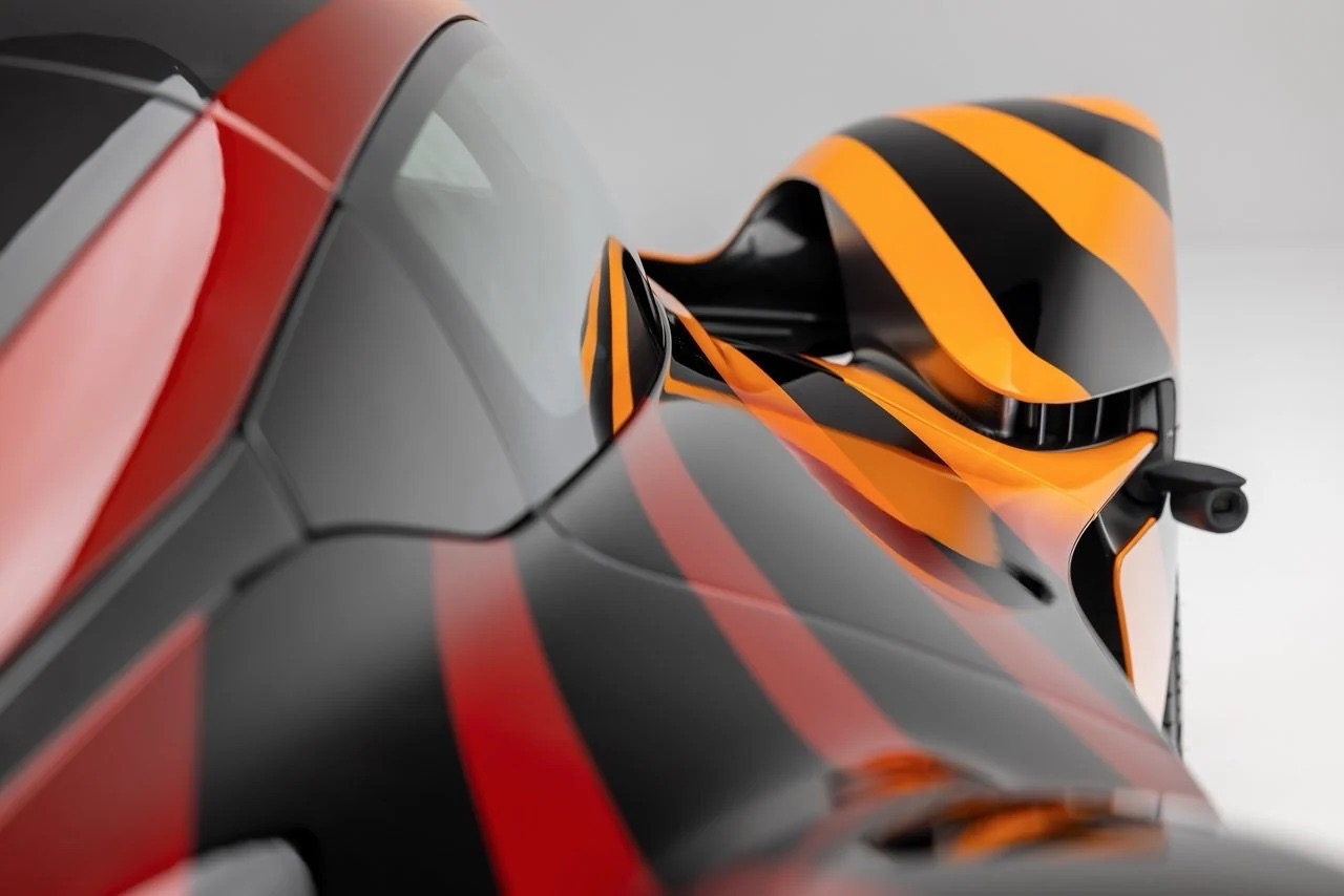 2024 Aston Martin Valkyrie, 8/16