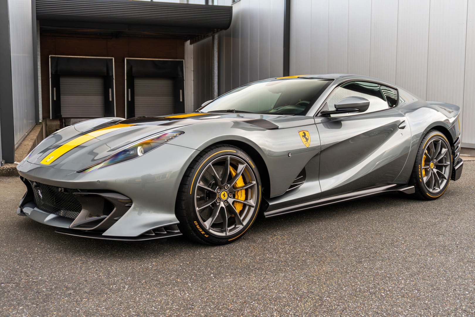 2025 Ferrari 812 Competizione, 7/19
