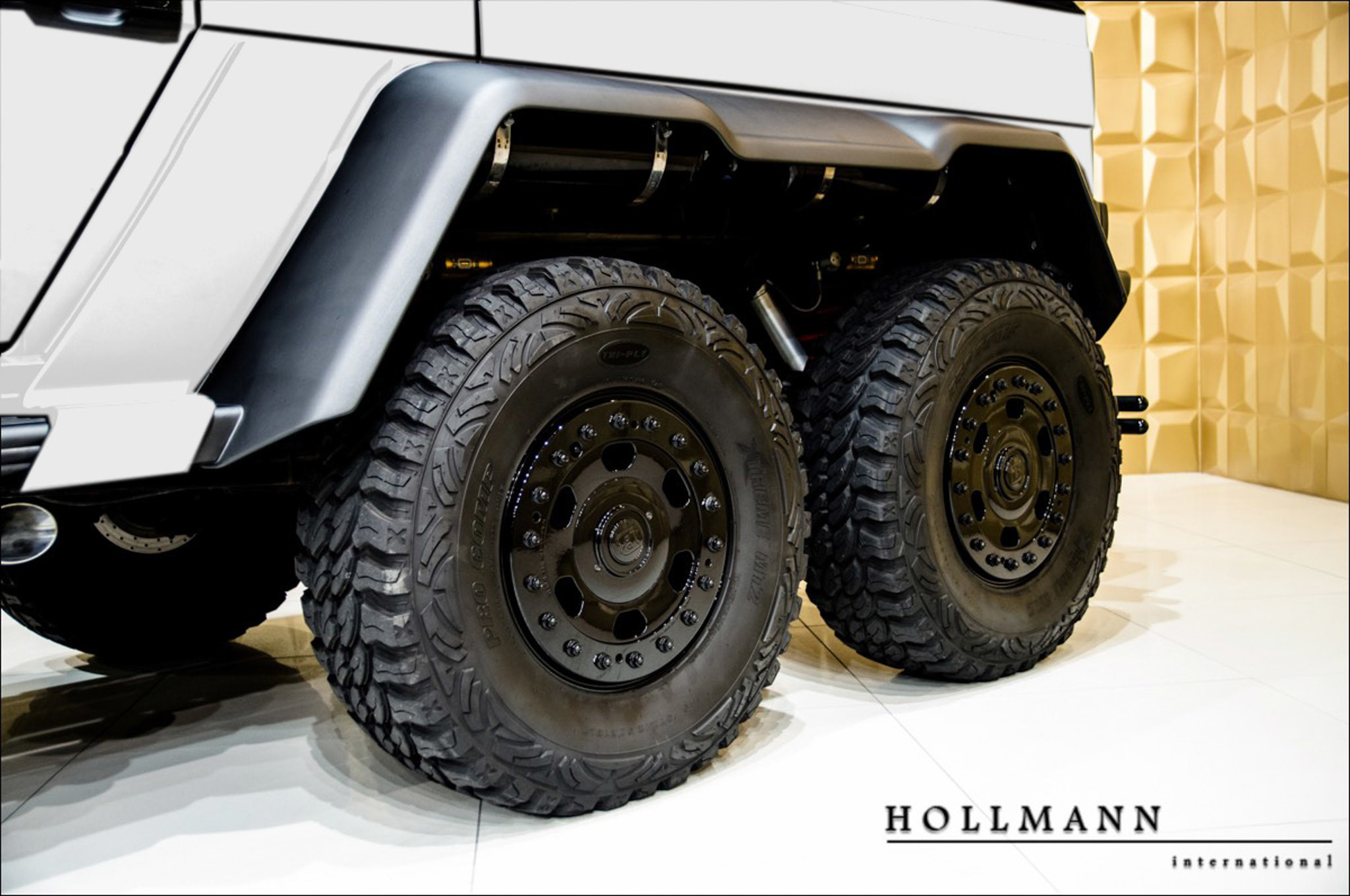 2020 BRABUS G 700 6x6, 13/20
