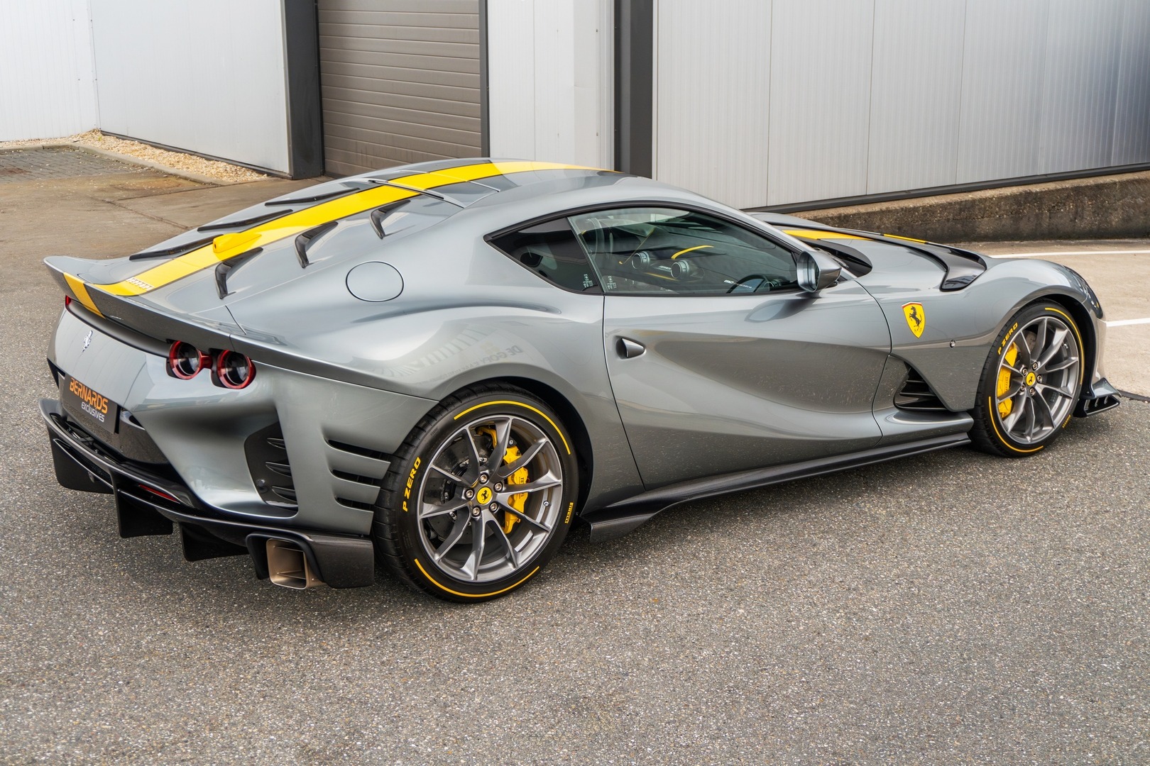 2025 Ferrari 812 Competizione, 8/19