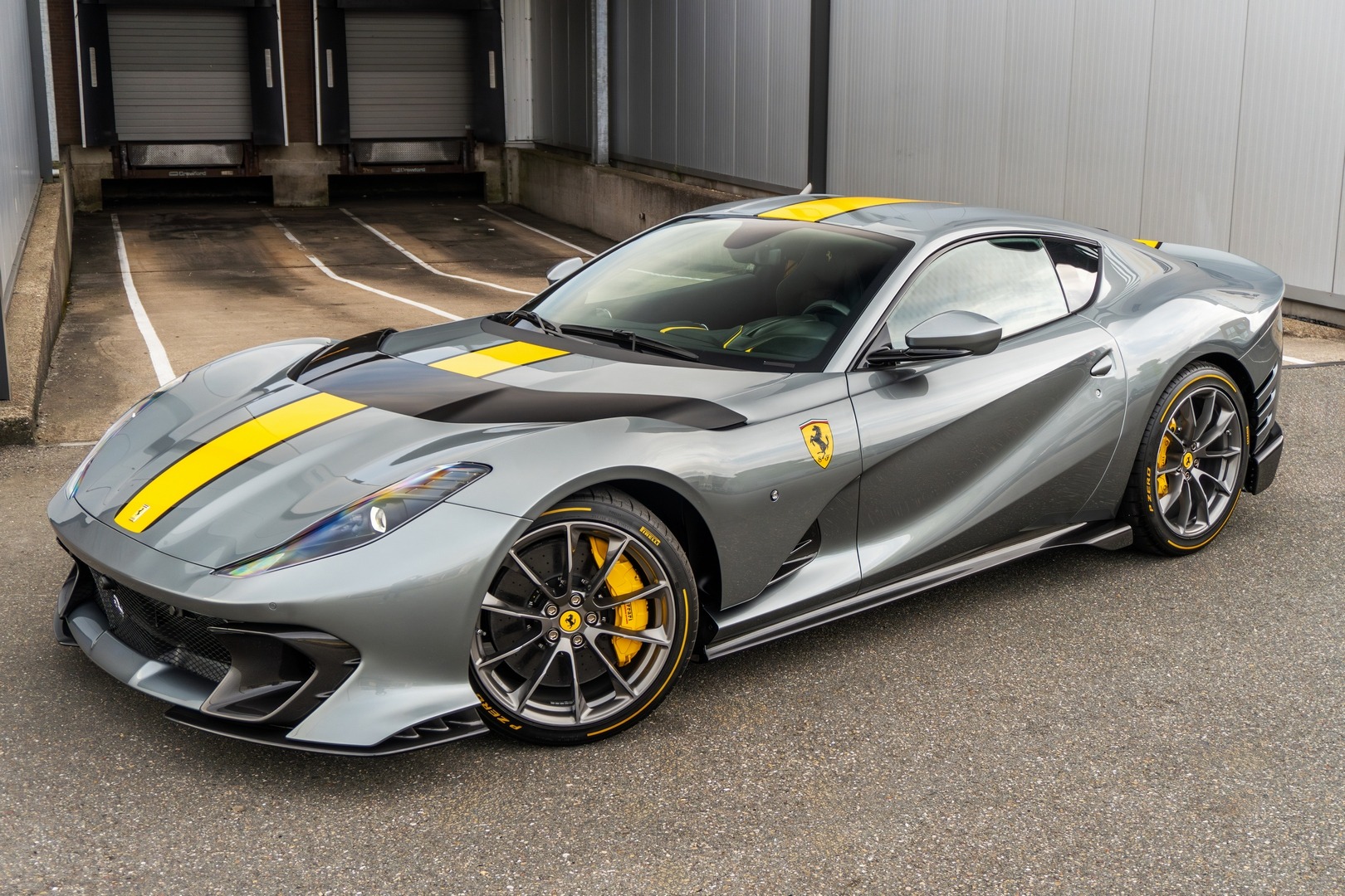 2025 Ferrari 812 Competizione, 11/19