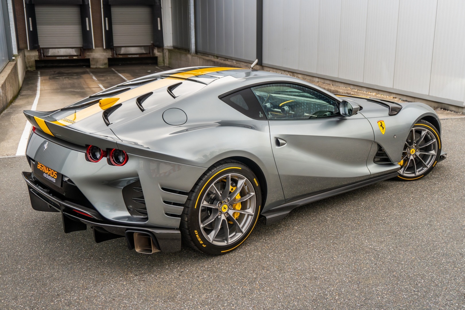 2025 Ferrari 812 Competizione, 16/19