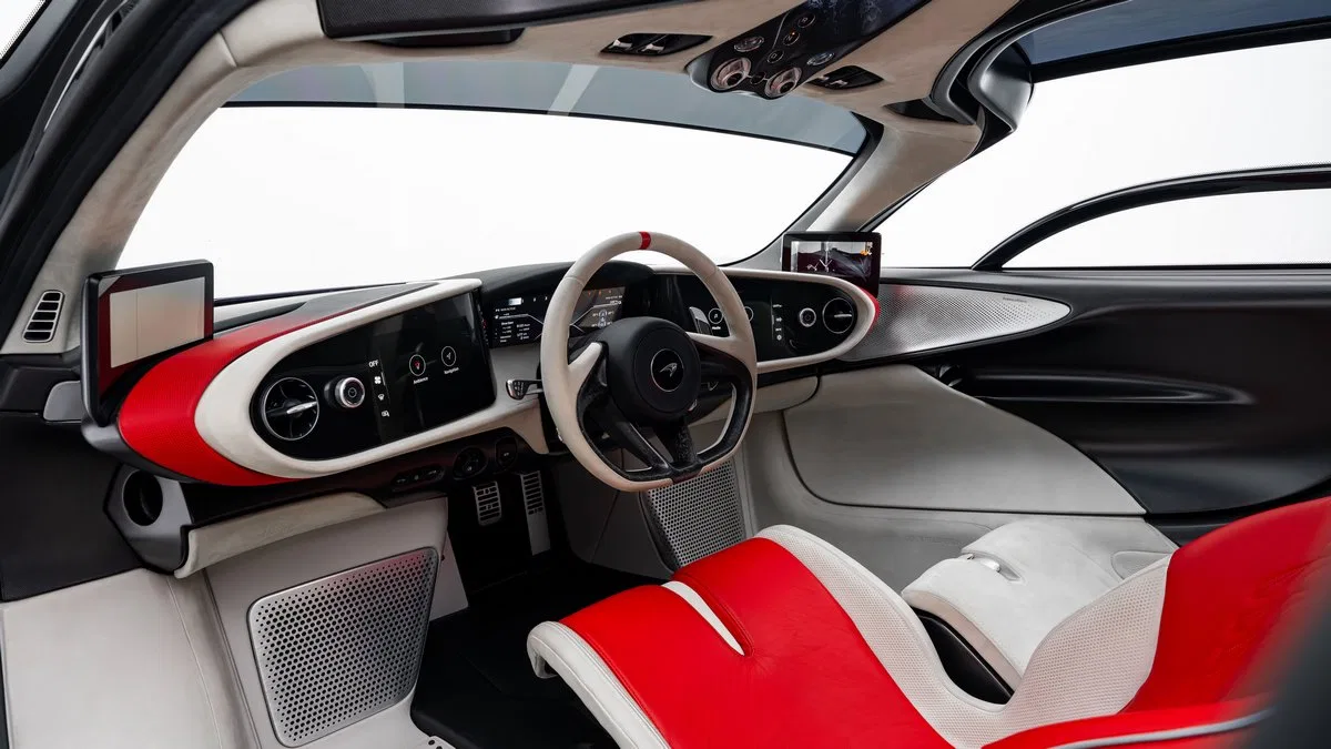 2020 McLaren Speedtail interior, dashboard