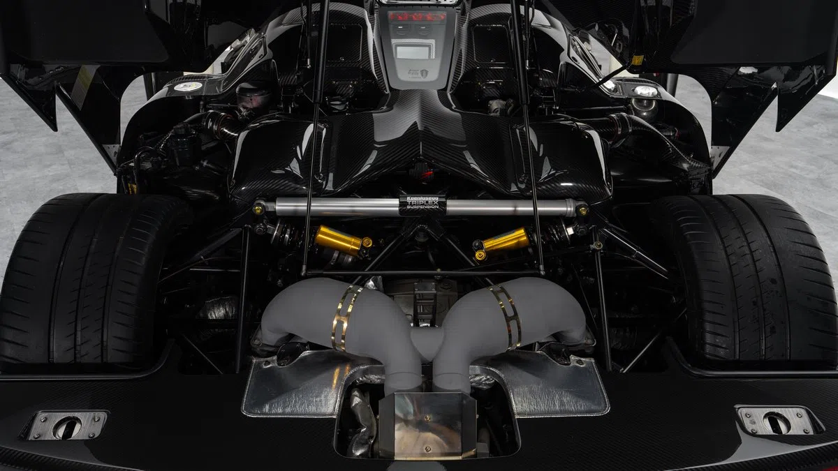 2014 Koenigsegg Agera R engine