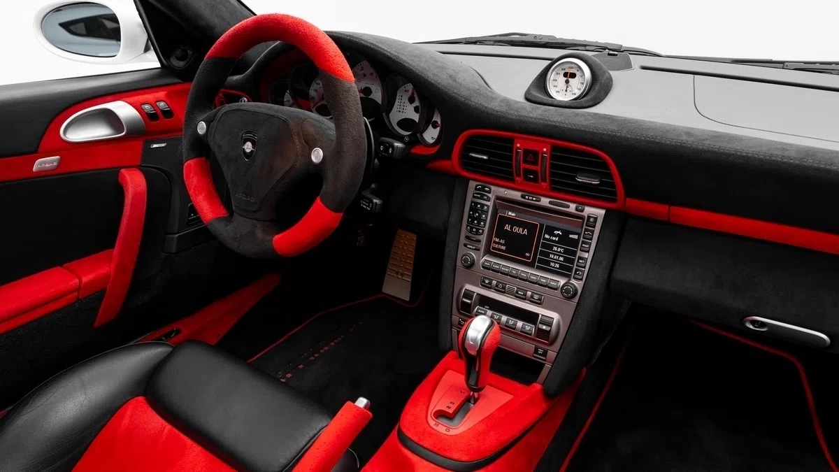 2007 Gemballa Avalanche GTR 650 interior, dashboard