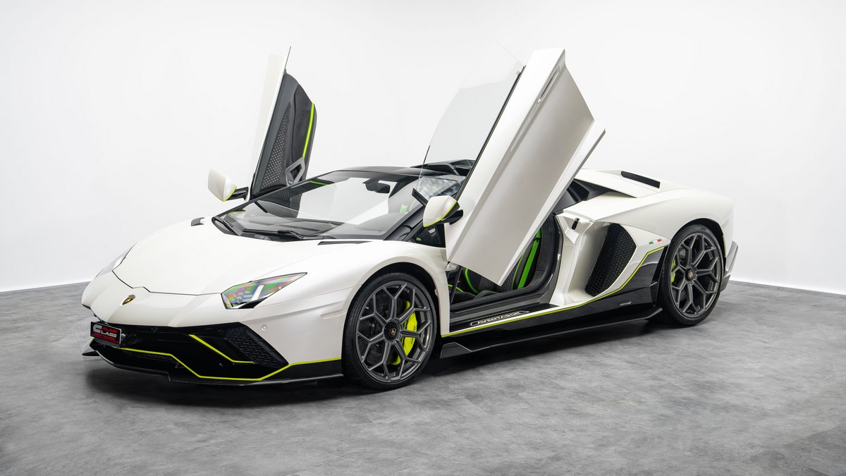 2022 Lamborghini Aventador Ultimae Roadster
