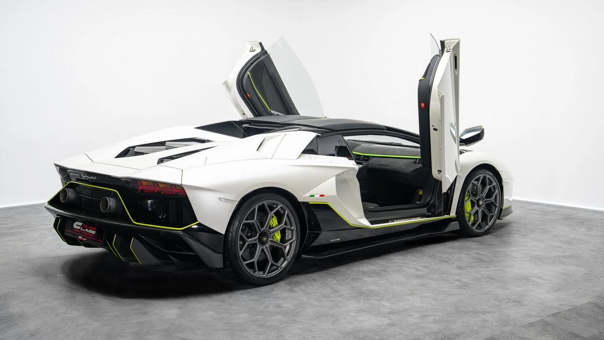 2022 Lamborghini Aventador Ultimae Roadster for sale, exterior, White