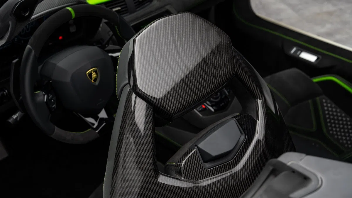 2022 Lamborghini Aventador Ultimae Roadster interior