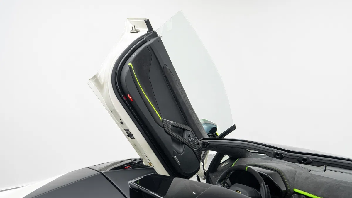 2022 Lamborghini Aventador Ultimae Roadster for sale, exterior, White