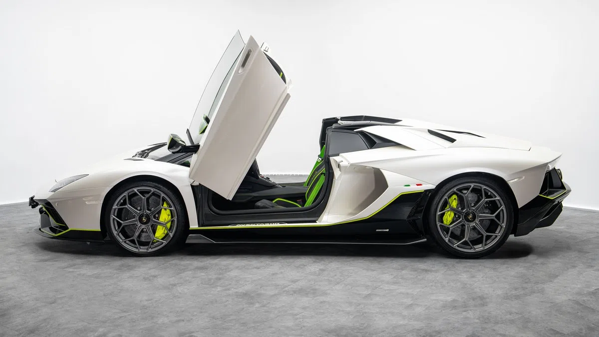 2022 Lamborghini Aventador Ultimae Roadster for sale, exterior, White