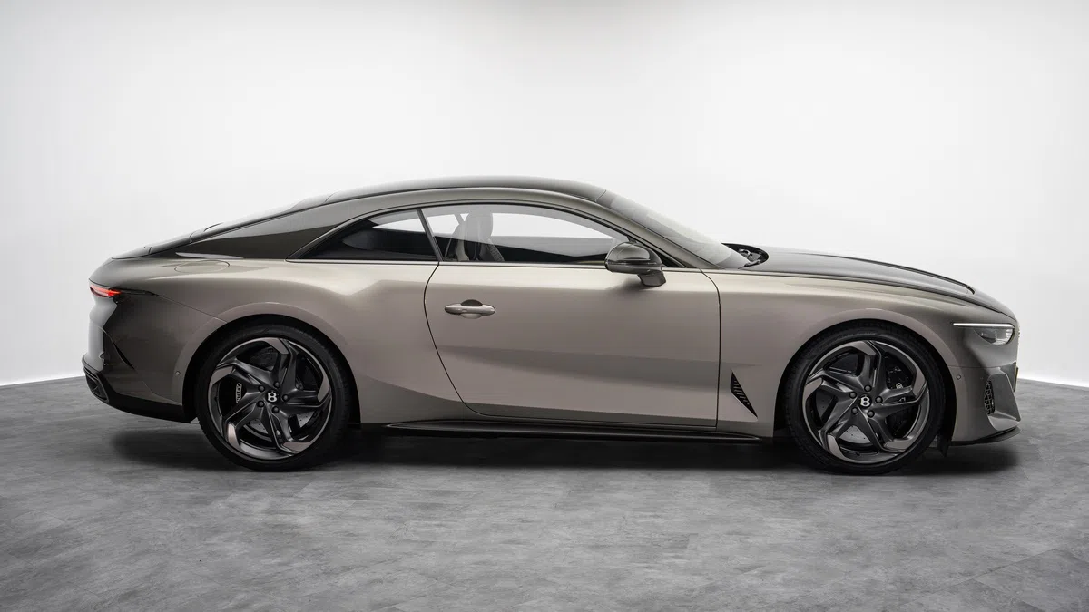 2023 Bentley Batur, side profile