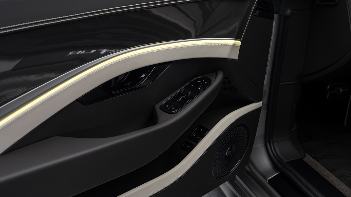 2023 Bentley Batur, 15/20