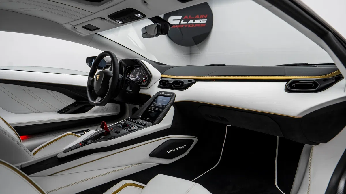 2022 Lamborghini Countach LPI 800-4 interior, White