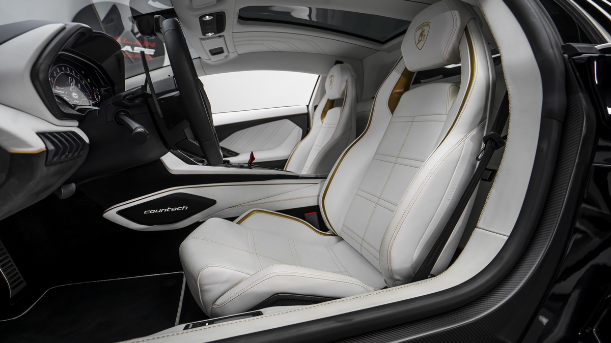 2022 Lamborghini Countach LPI 800-4, 10/21