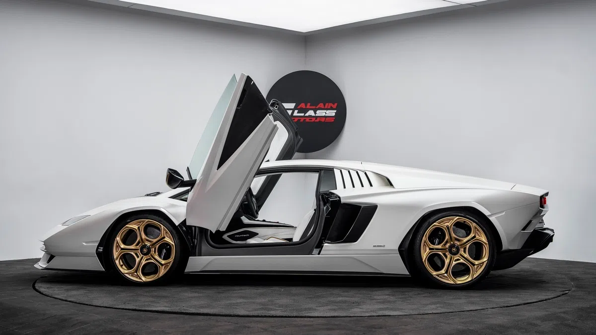 2022 Lamborghini Countach LPI 800-4 for sale, exterior, White