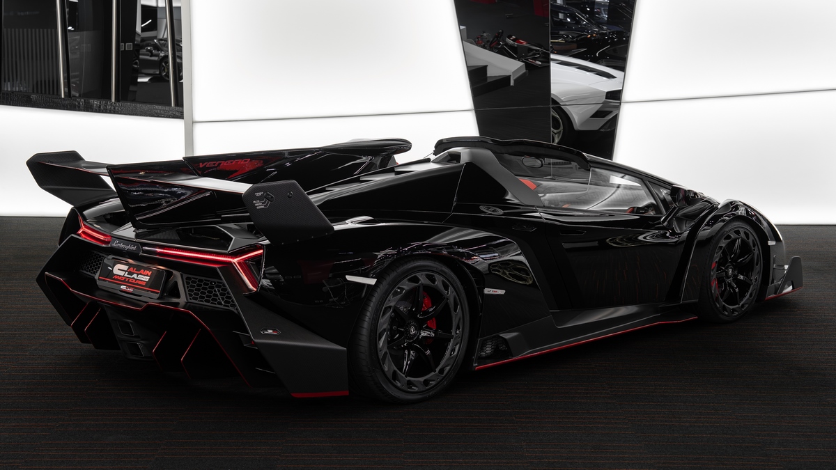 2015 Lamborghini Veneno Roadster, 4/21