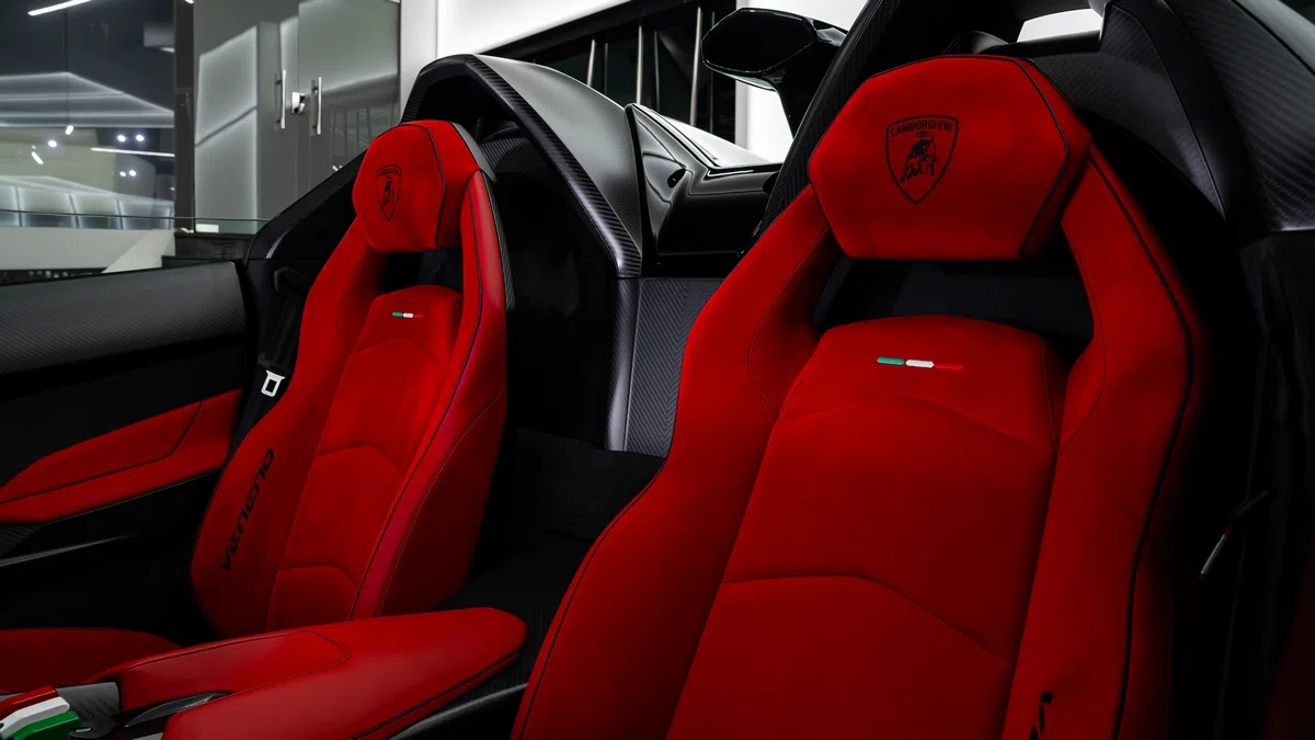 2015 Lamborghini Veneno Roadster interior, seats, Red