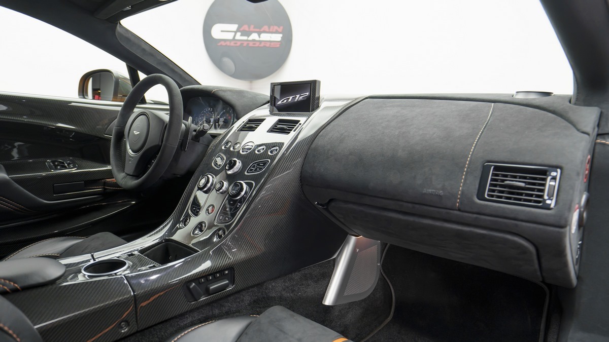 2016 Aston Martin Vantage GT12, 10/23