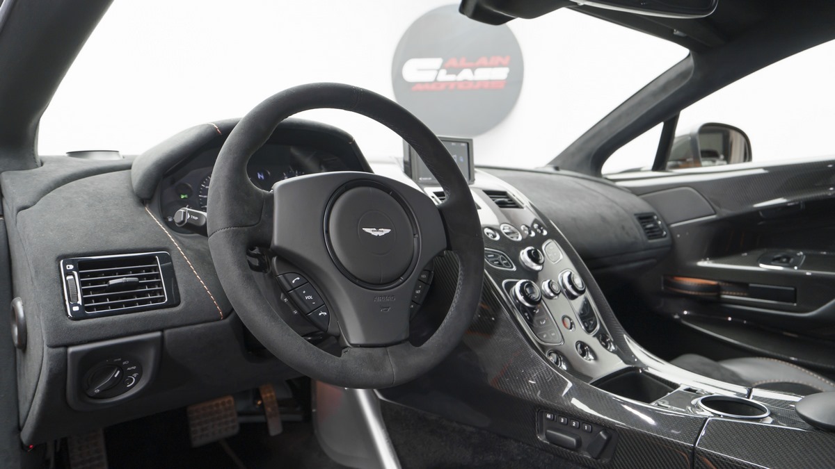 2016 Aston Martin Vantage GT12, 11/23