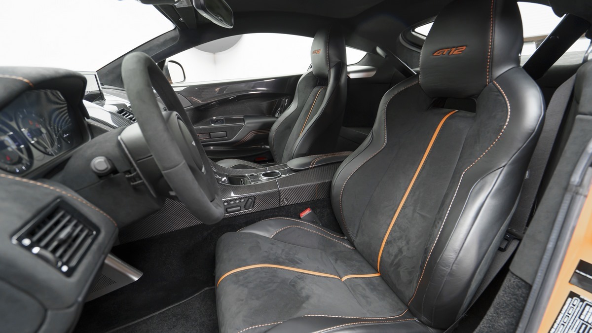 2016 Aston Martin Vantage GT12, 12/23