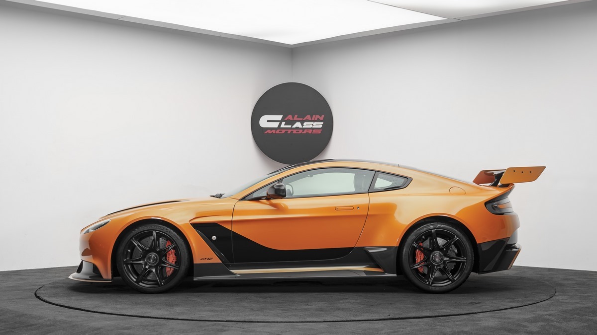 2016 Aston Martin Vantage GT12, 13/23