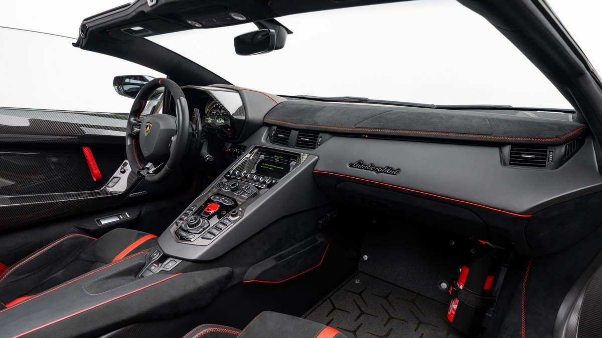 2021 Lamborghini Aventador SVJ Roadster, 6/20