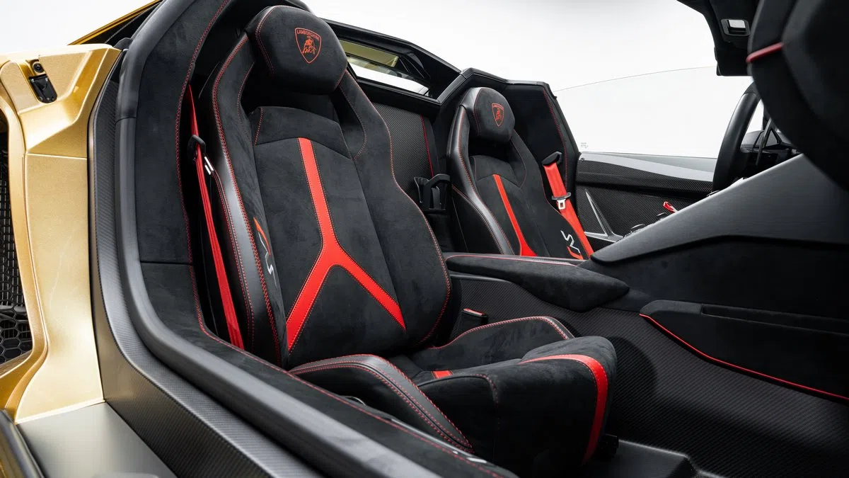 2021 Lamborghini Aventador SVJ Roadster interior, seats, Black