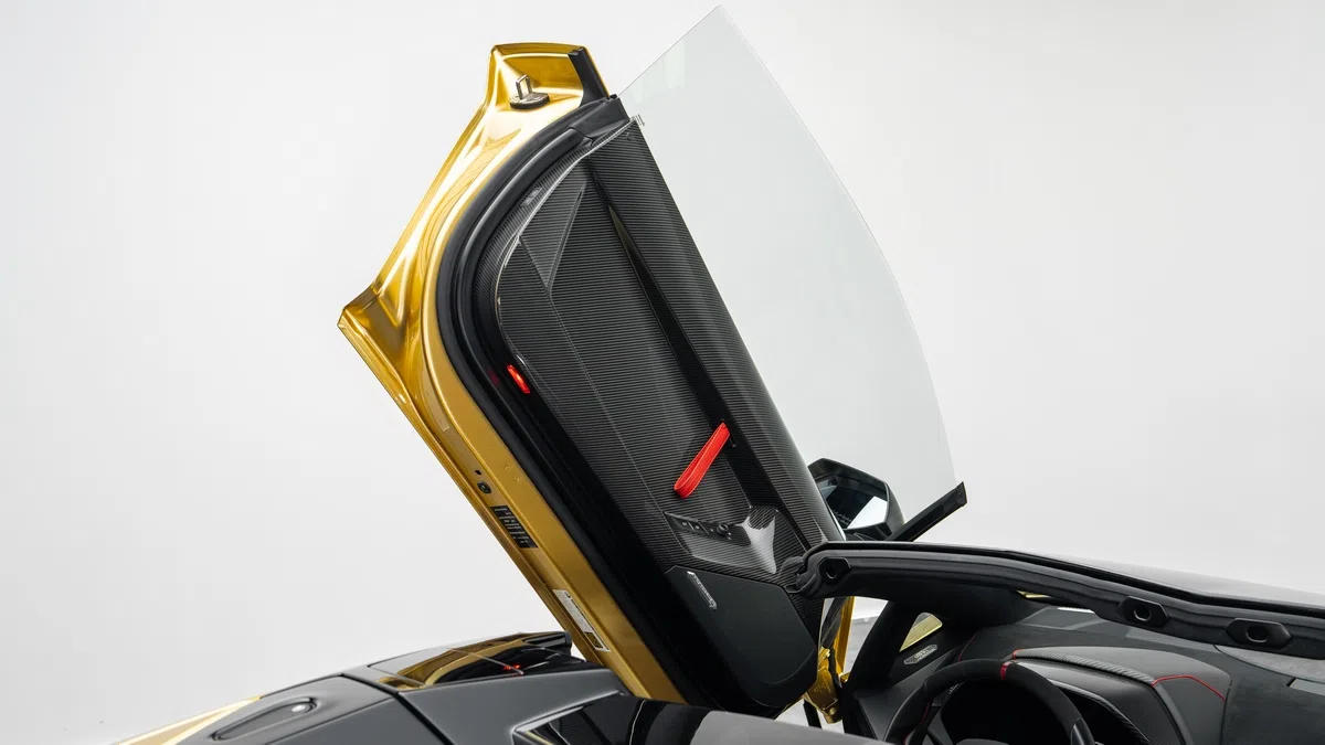 2021 Lamborghini Aventador SVJ Roadster for sale, exterior, Oro Elios