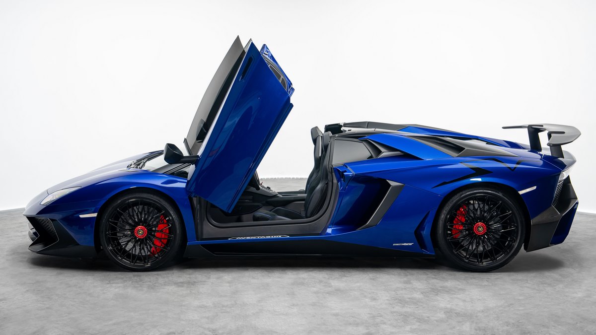 2016 Lamborghini Aventador SV Roadster, 2/18