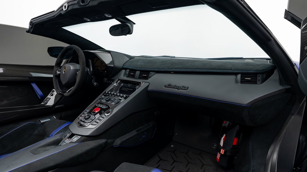 2016 Lamborghini Aventador SV Roadster, 7/18