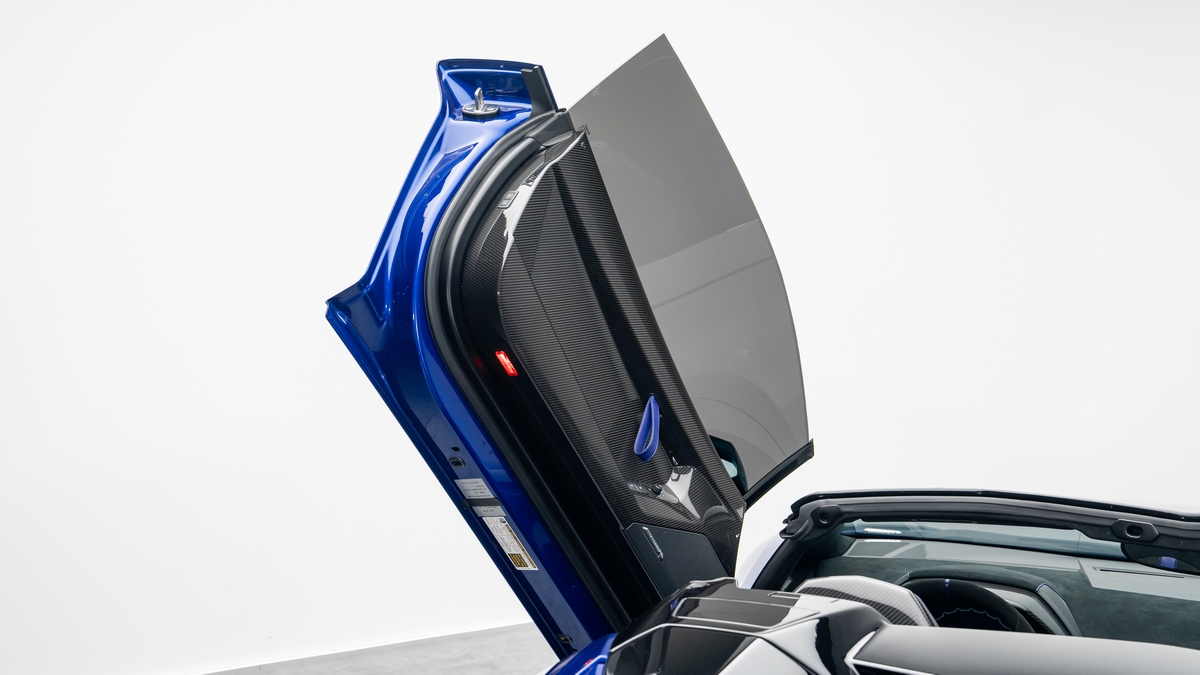 2016 Lamborghini Aventador SV Roadster, 11/18