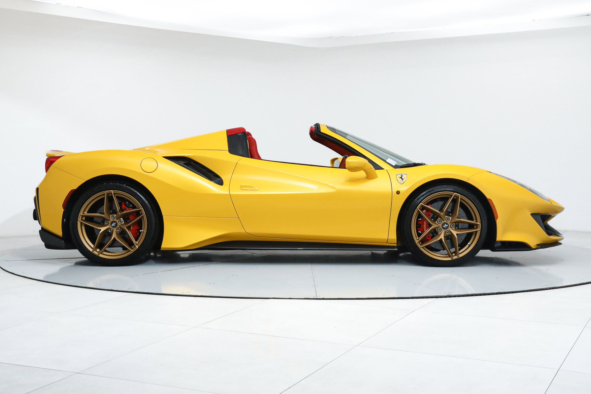 2020 Ferrari 488 Pista Spider, 2/18