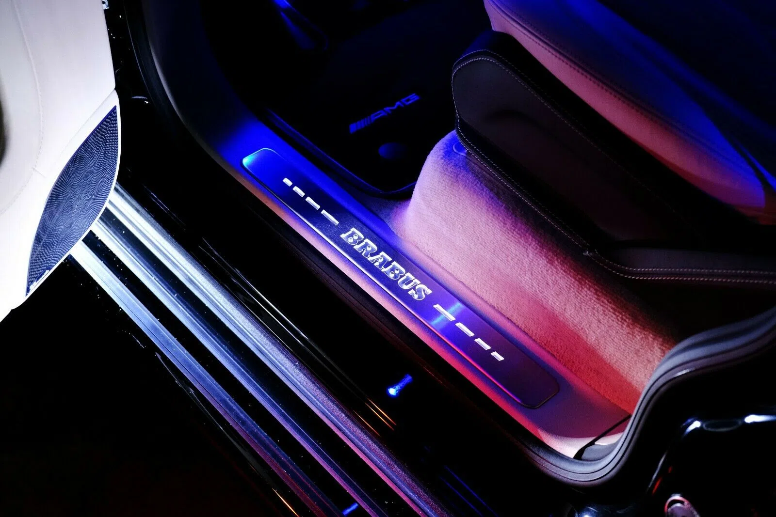 2020 BRABUS G 800 interior, Beige