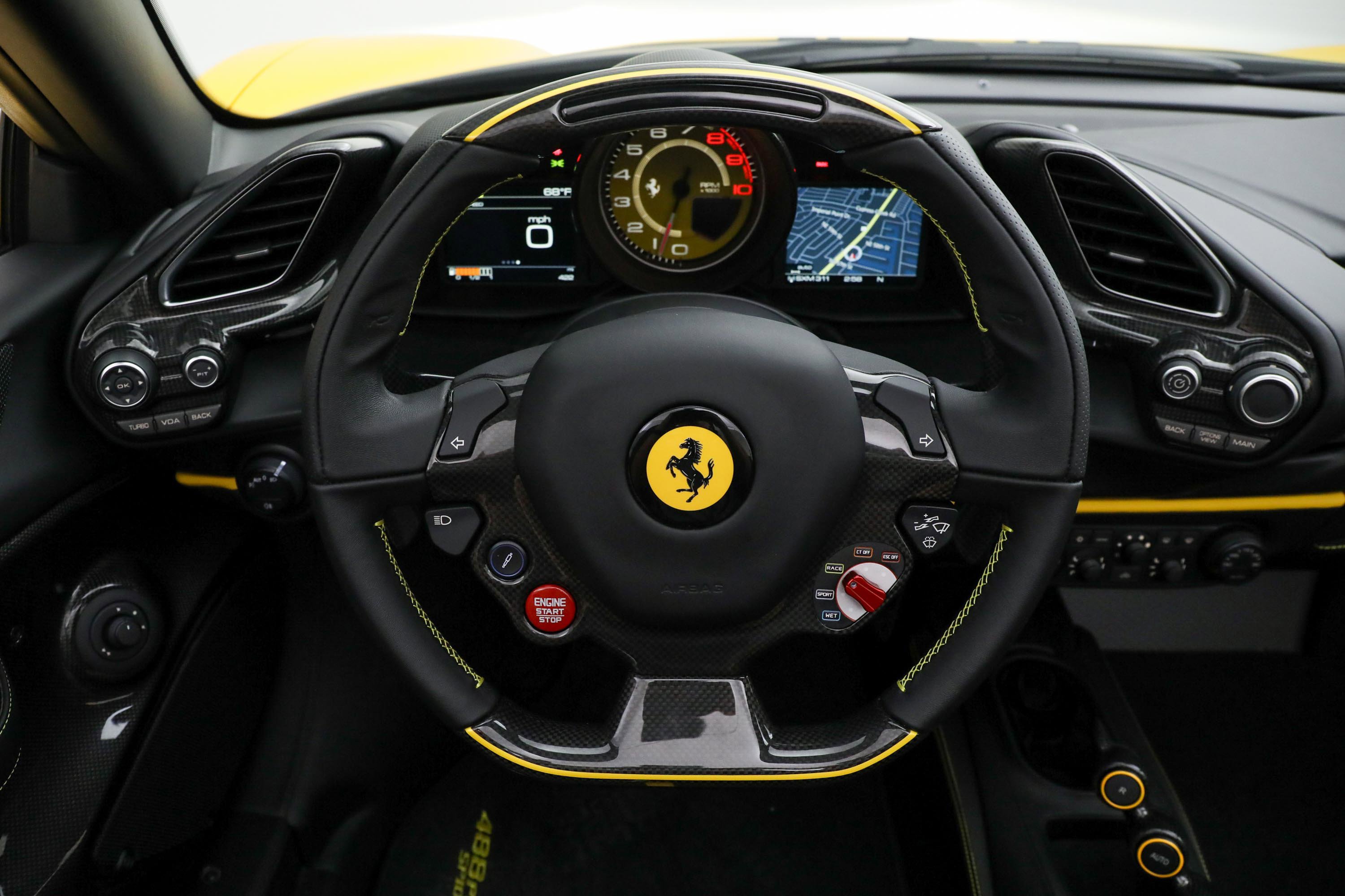 2020 Ferrari 488 Pista Spider, 17/18