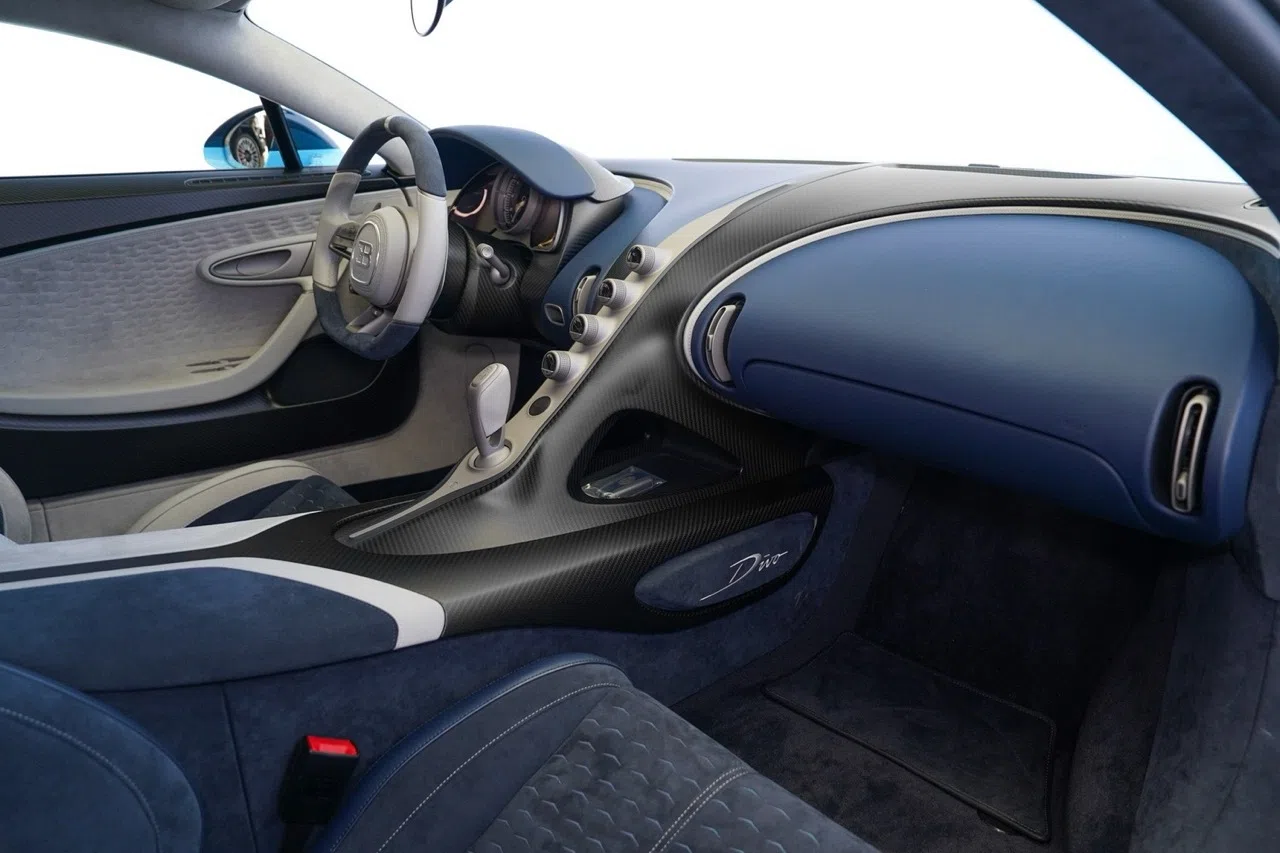 2021 Bugatti Divo interior