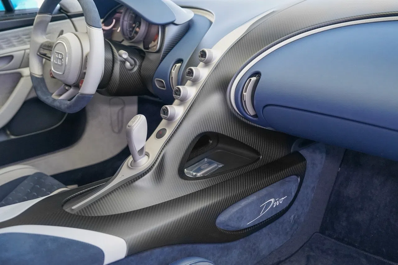 2021 Bugatti Divo interior