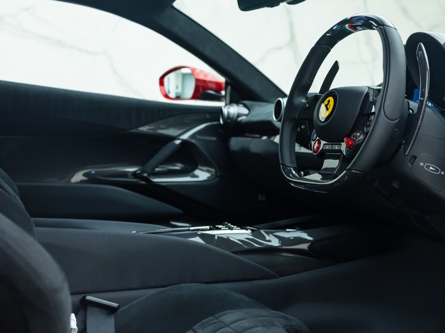 2022 Ferrari 812 Competizione, 4/17