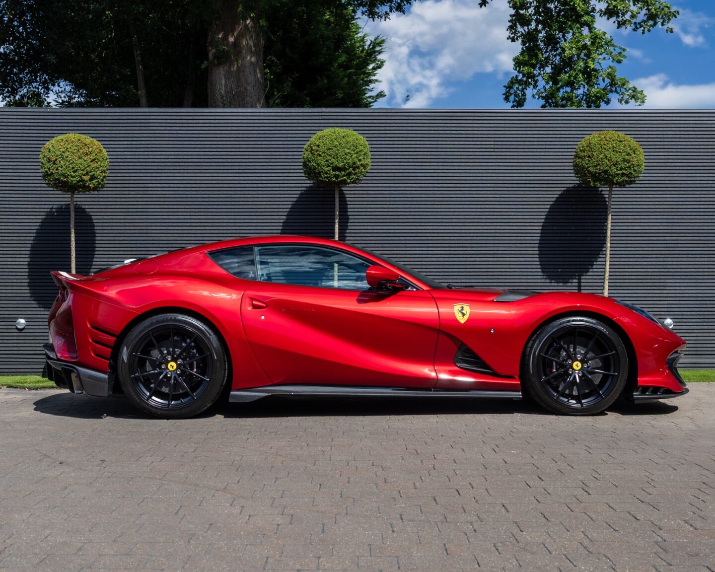 2022 Ferrari 812 Competizione, 12/17