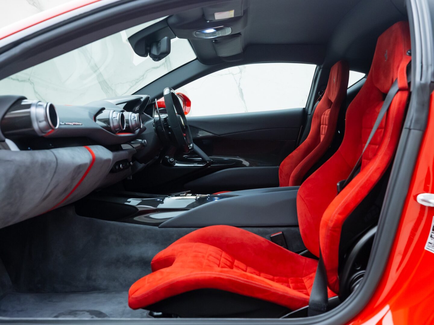 2023 Ferrari 812 Competizione, 8/16