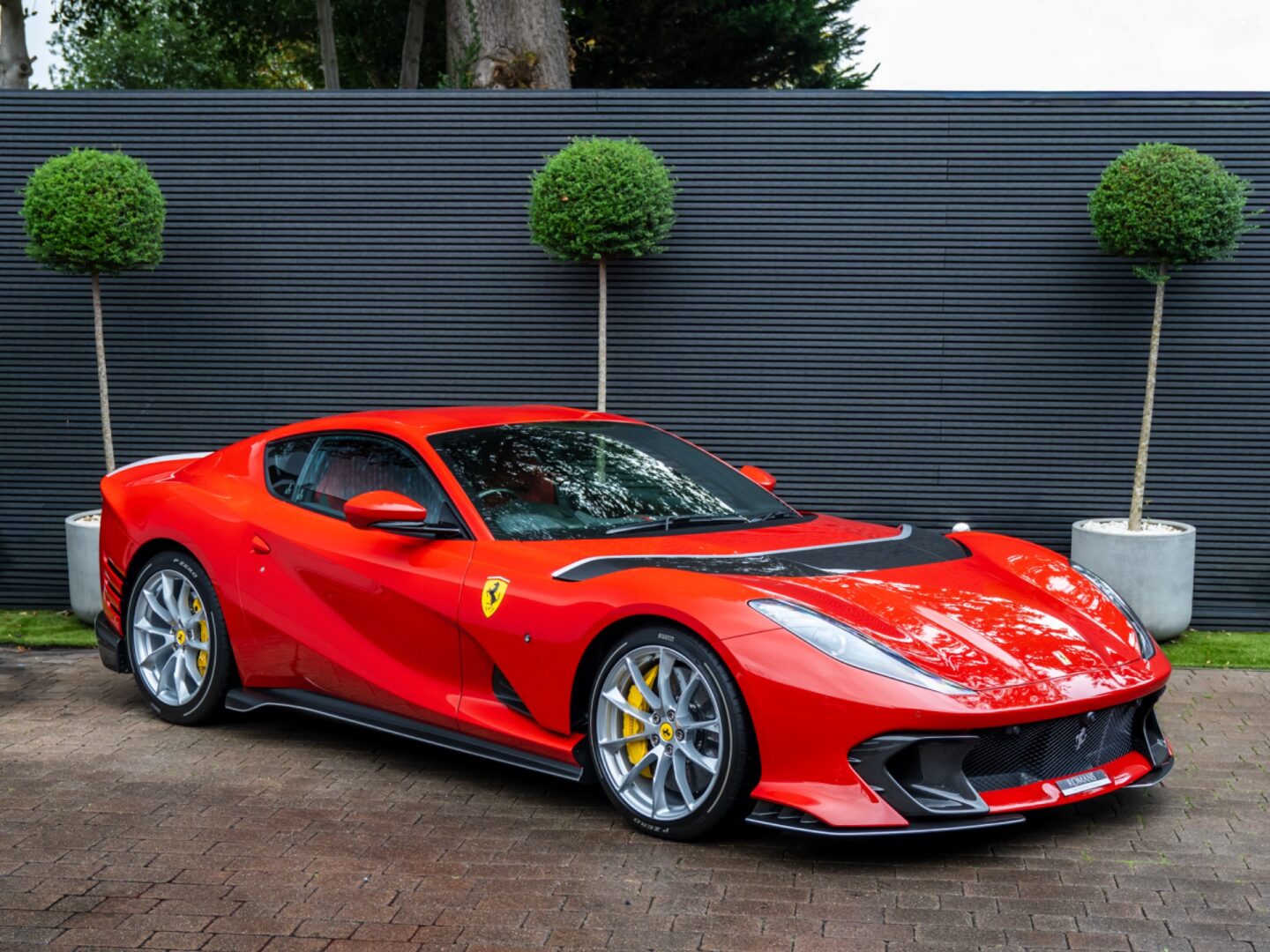 2023 Ferrari 812 Competizione, 15/16