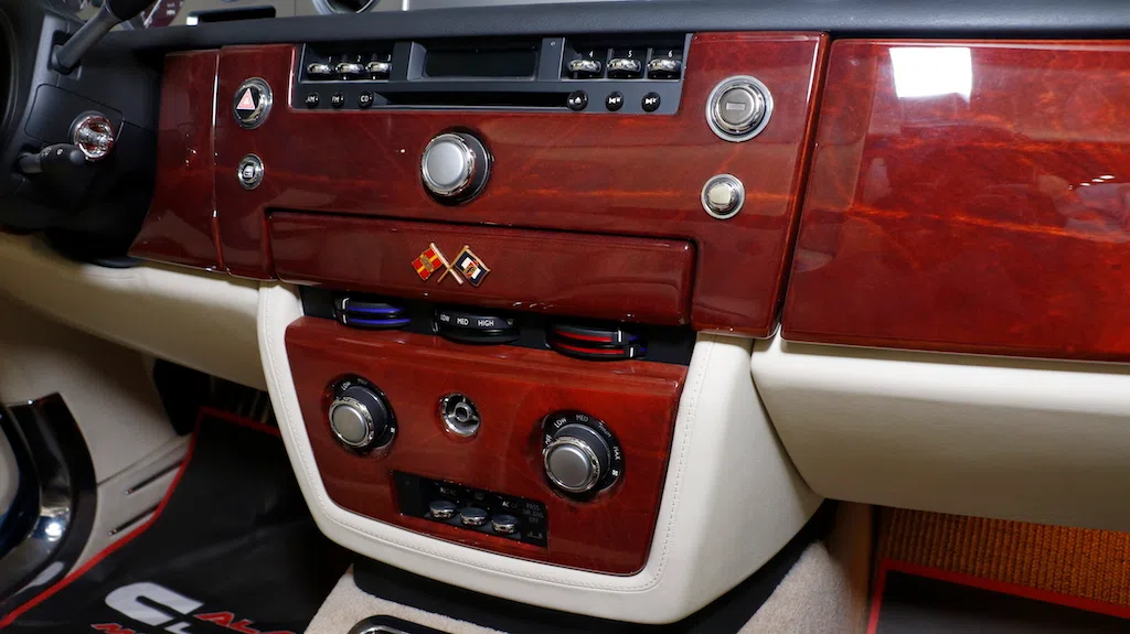 2008 ROLLS-ROYCE Phantom Drophead Pininfarina interior, Off White
