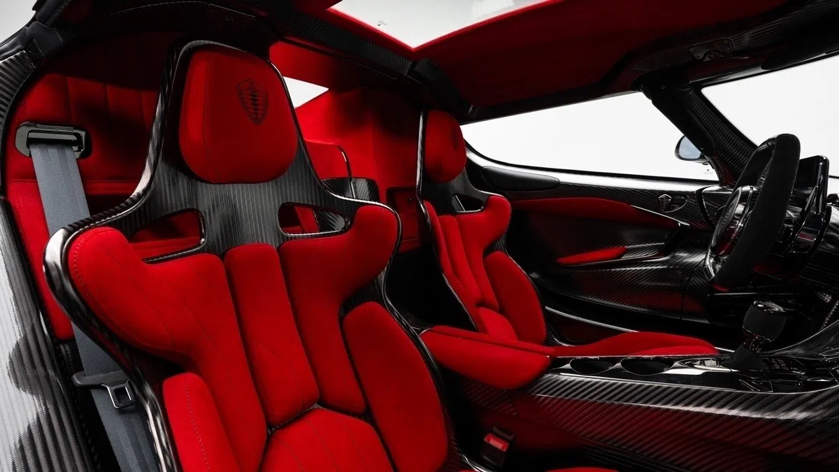 2024 Koenigsegg Jesko Attack interior, seats, Lingonberry Alcantara